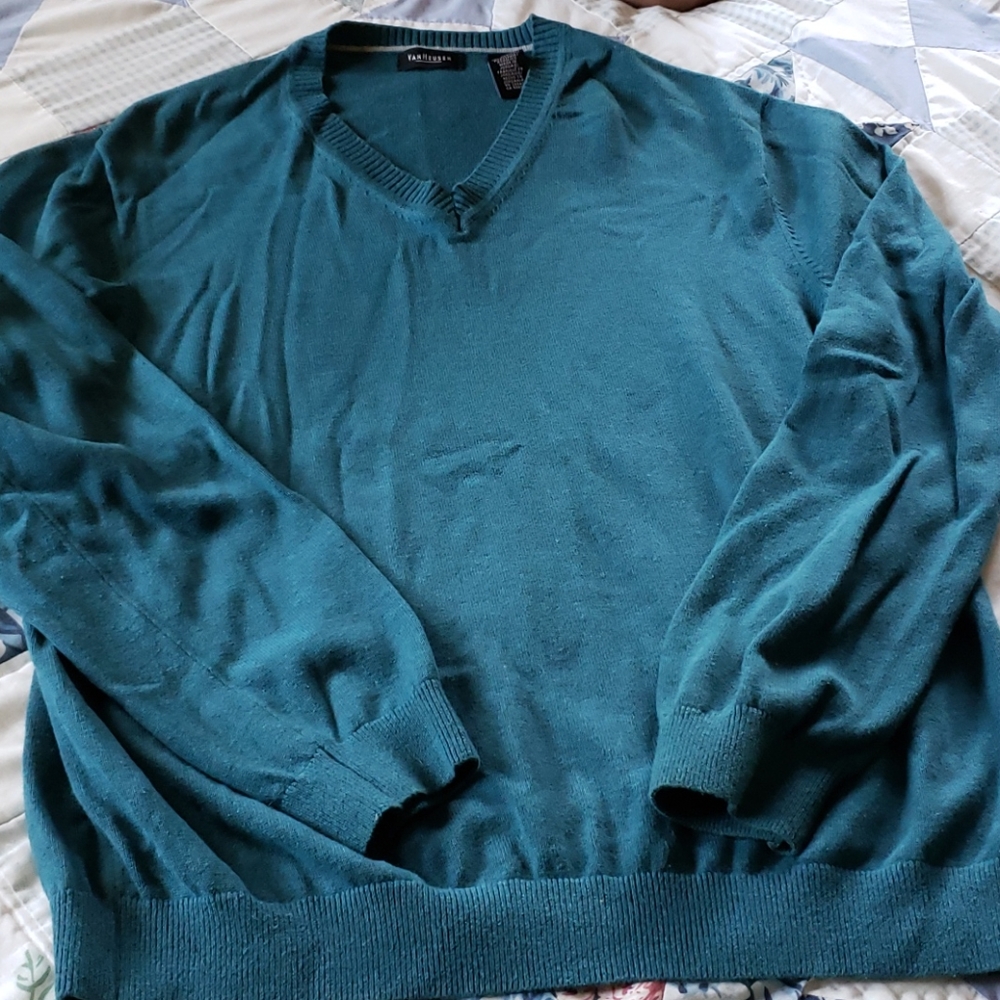 EUC MENS SWEATER
